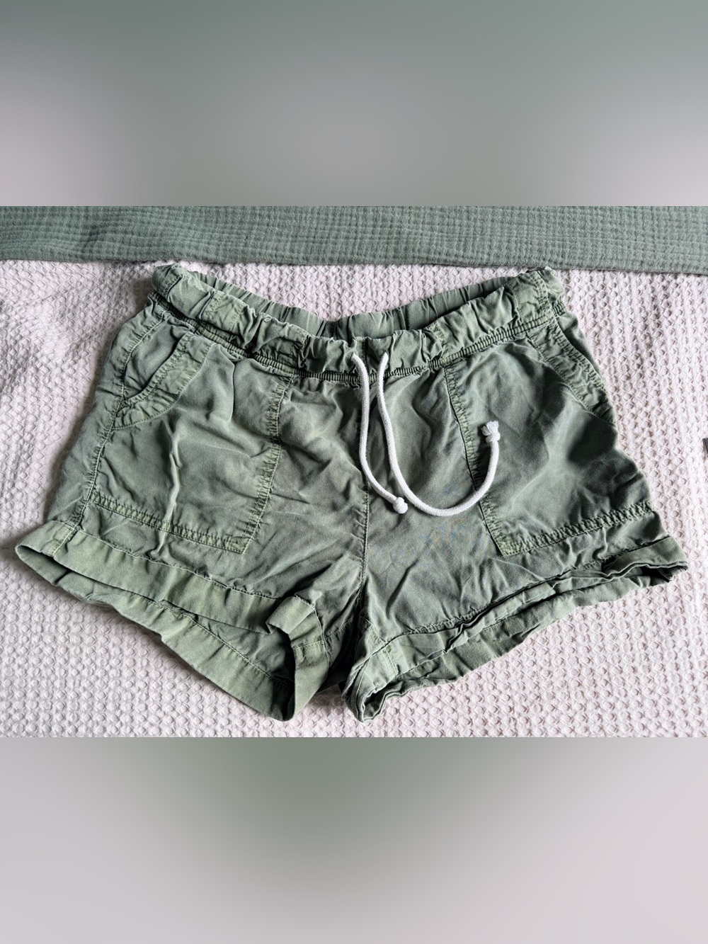 aerie Olive Green Drawstring Cargo Shorts